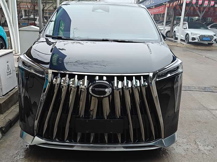 Фото 2 - GAC Trumpchi M8