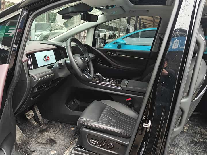 Фото 7 - GAC Trumpchi M8