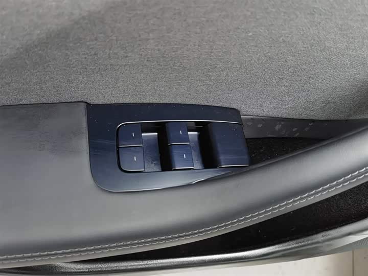 Фото 9 - Tesla Model 3