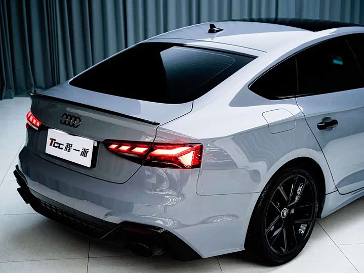 Фото 8 - Audi A5