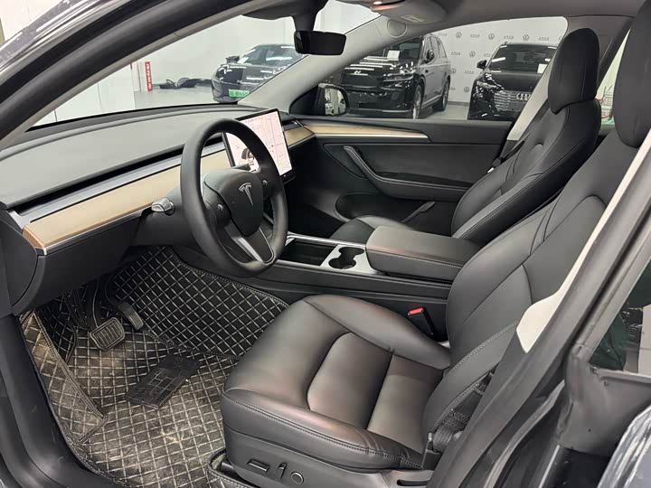 Фото 4 - Tesla Model Y