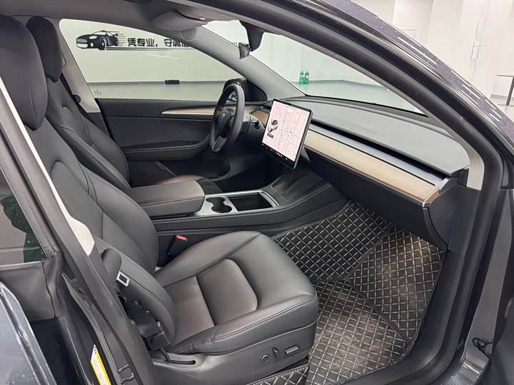 Фото 8 - Tesla Model Y