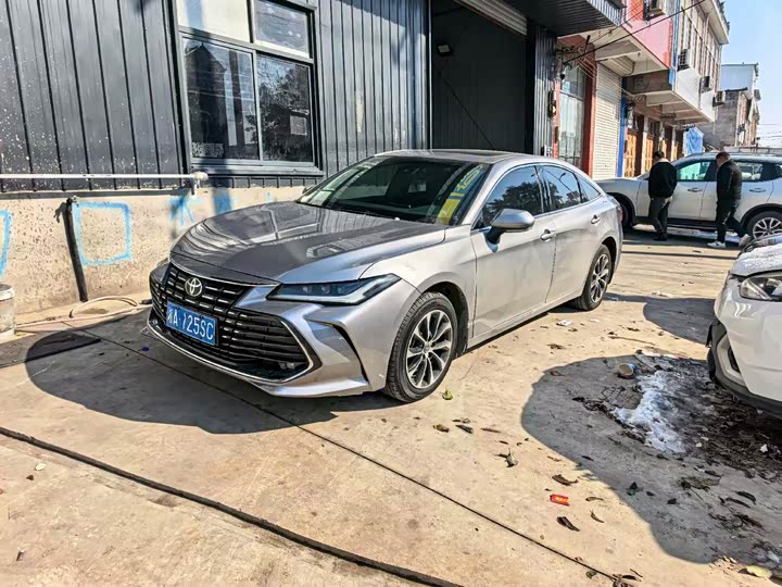 Фото 1 - Toyota Avalon