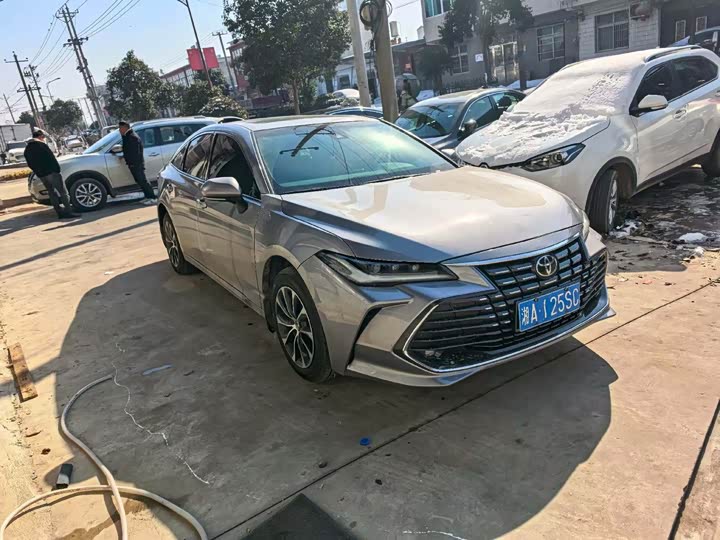 Фото 2 - Toyota Avalon