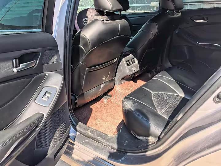 Фото 4 - Toyota Avalon