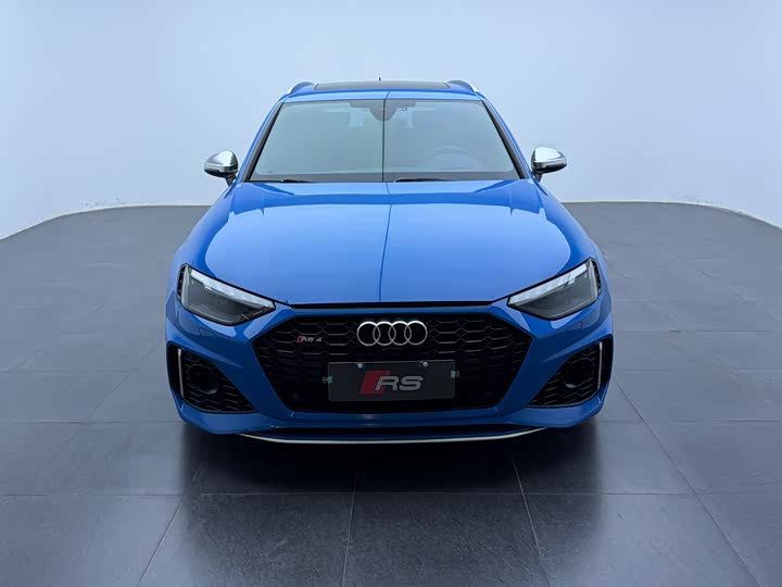 Фото 2 - Audi RS 4