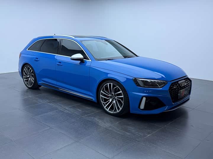 Фото 3 - Audi RS 4