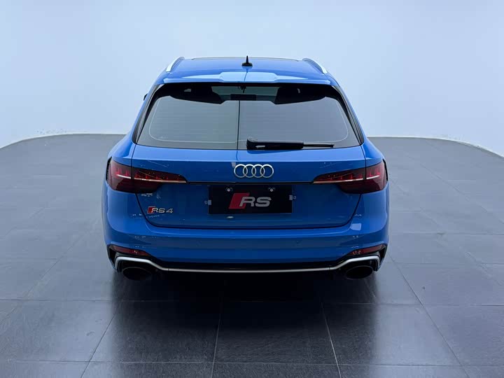 Фото 8 - Audi RS 4