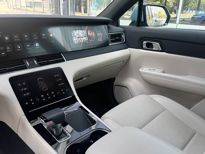 Фото 7 - LiXiang One