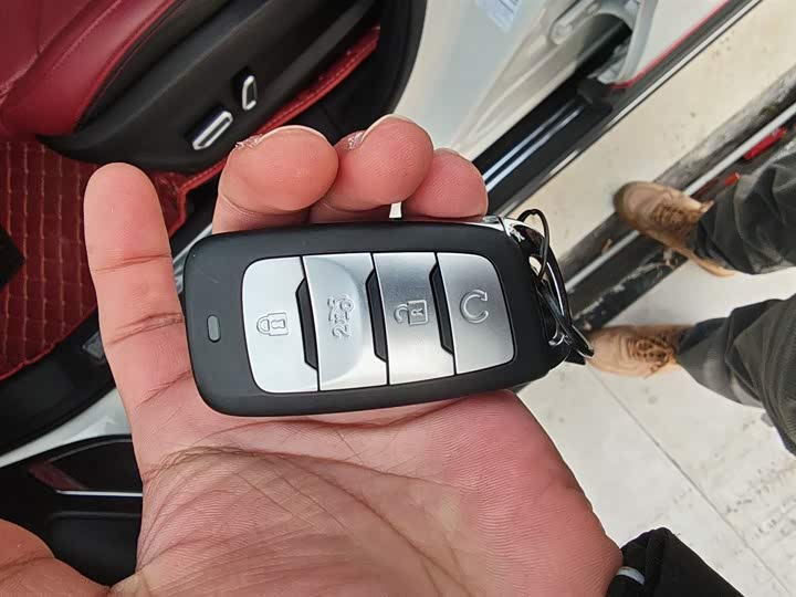 Фото 9 - Changan CS85 Coupe