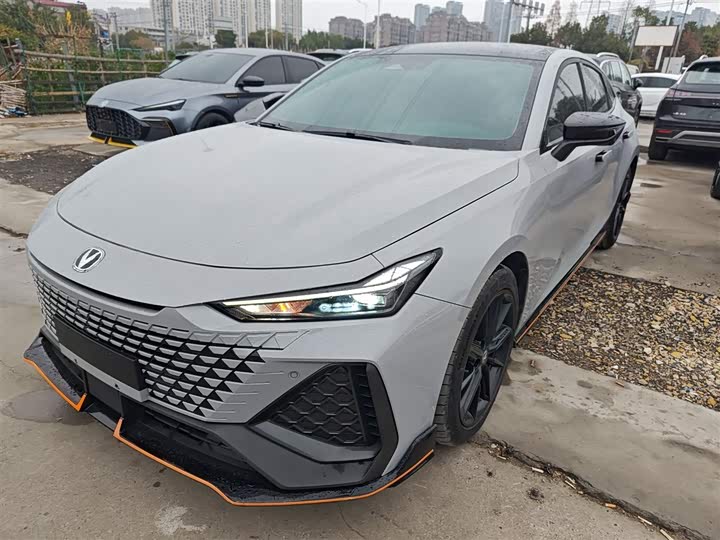 Фото 2 - Changan UNI-V