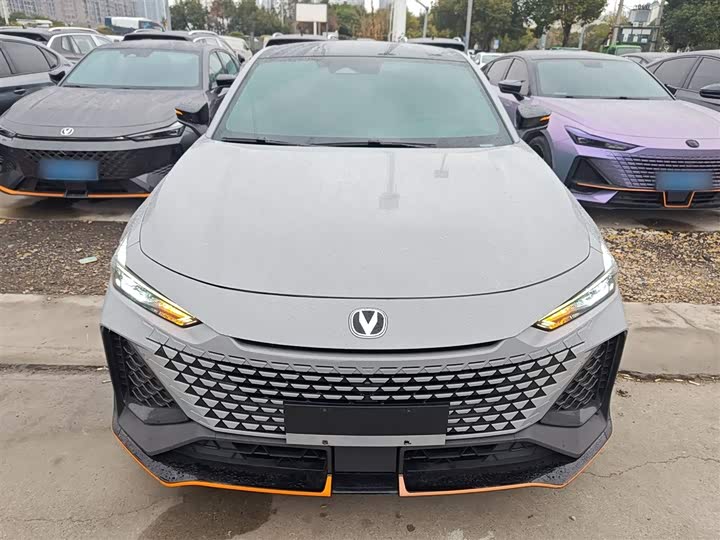 Фото 3 - Changan UNI-V