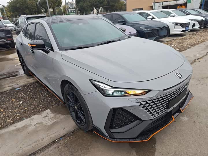 Фото 4 - Changan UNI-V