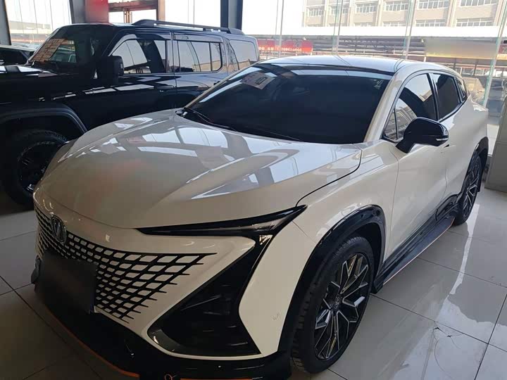 Фото 2 - Changan UNI-T