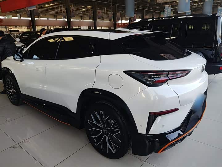 Фото 5 - Changan UNI-T