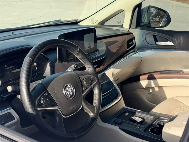 Фото 2 - Buick GL8 ES