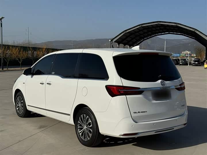 Фото 8 - Buick GL8 ES