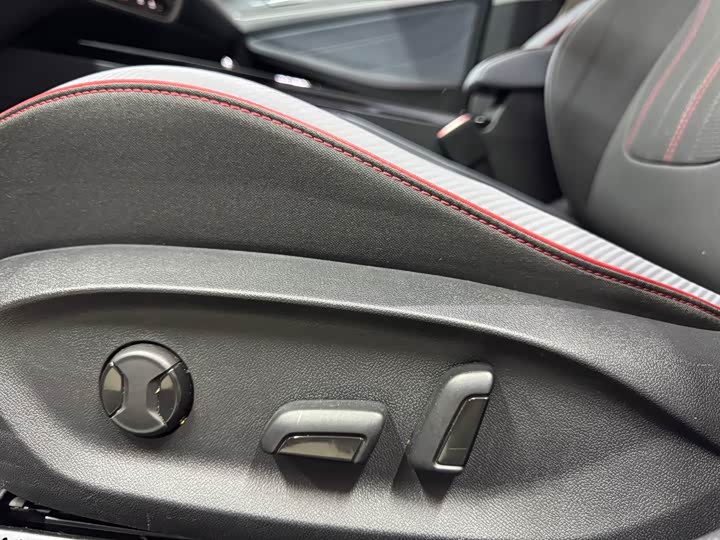 Фото 9 - Volkswagen Lamando L