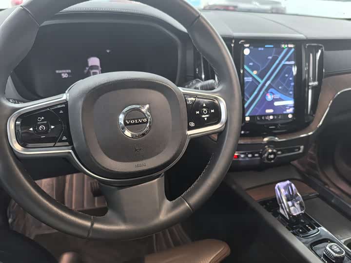 Фото 5 - Volvo XC60