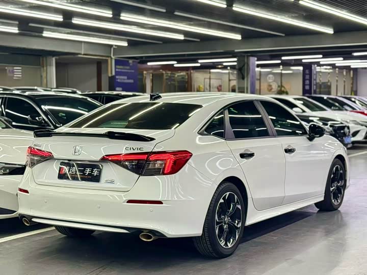 Фото 9 - Honda Civic