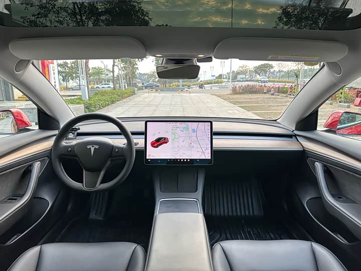 Фото 7 - Tesla Model 3