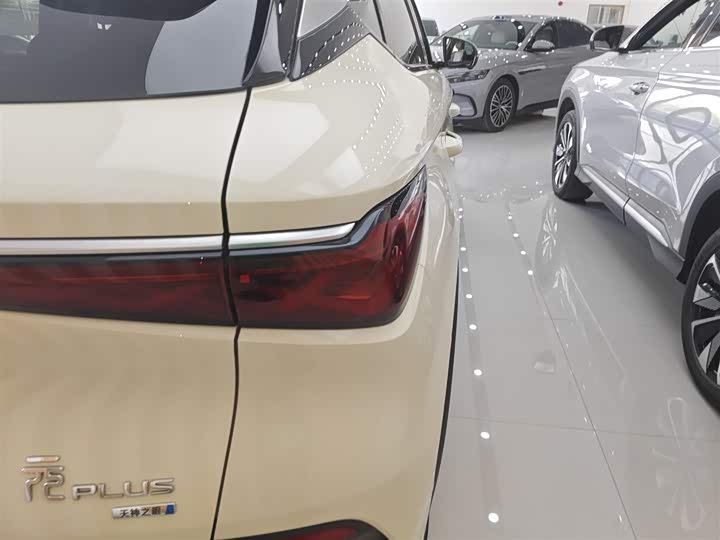 Фото 8 - BYD Yuan Plus