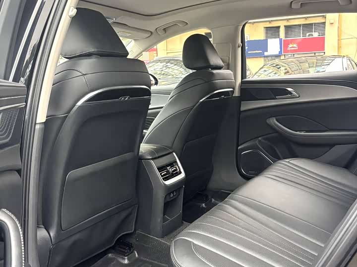 Фото 5 - Hongqi H5