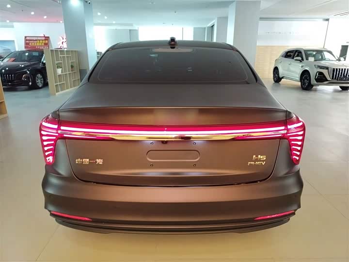 Фото 6 - Hongqi H5 Hybrid