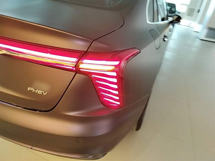 Фото 8 - Hongqi H5 Hybrid