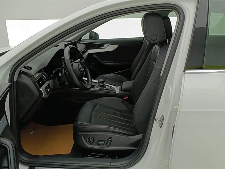 Фото 9 - Audi A4L