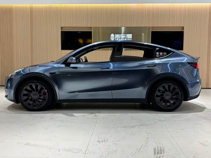 Фото 3 - Tesla Model Y