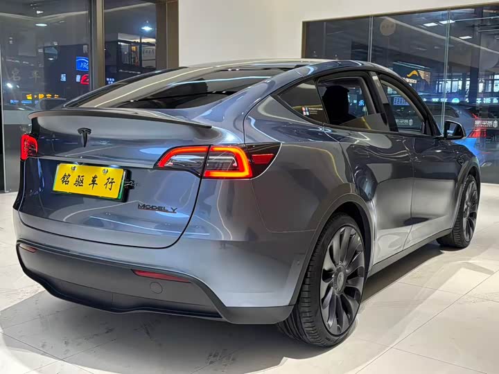 Фото 7 - Tesla Model Y