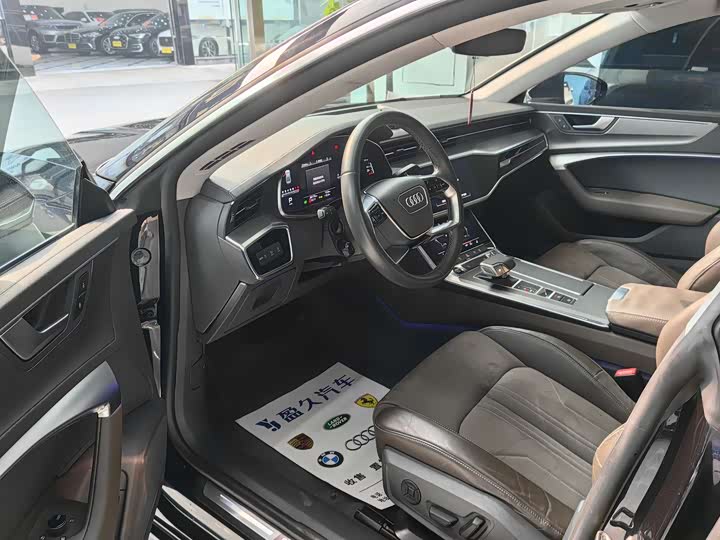 Фото 5 - Audi A7L
