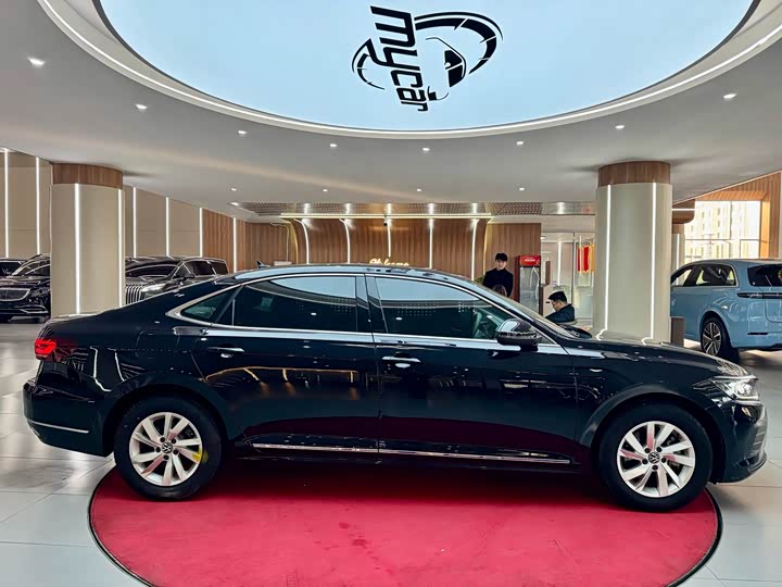 Фото 4 - Volkswagen Passat