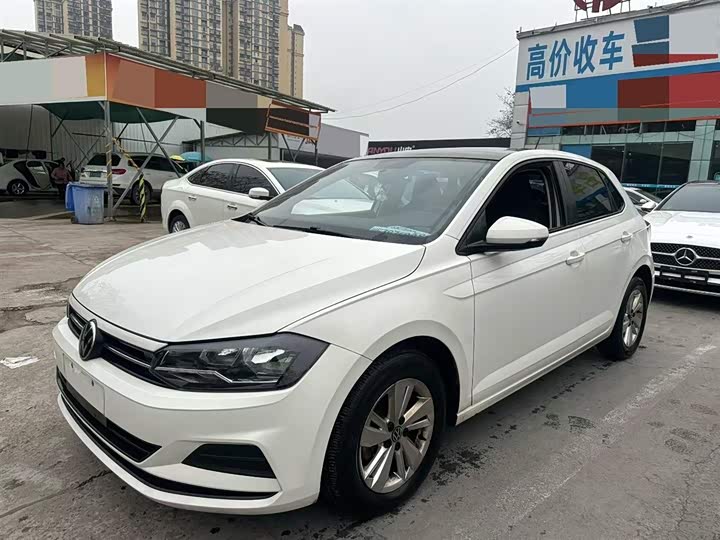 Фото 1 - Volkswagen Polo