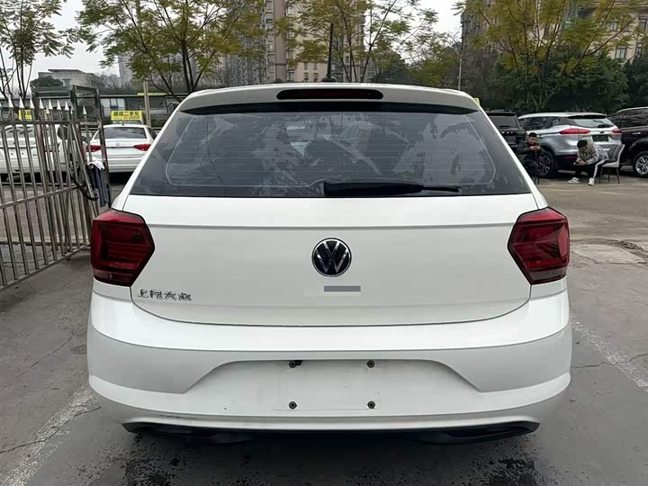 Фото 9 - Volkswagen Polo