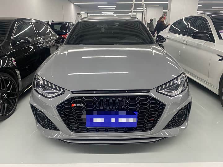 Фото 2 - Audi RS 4