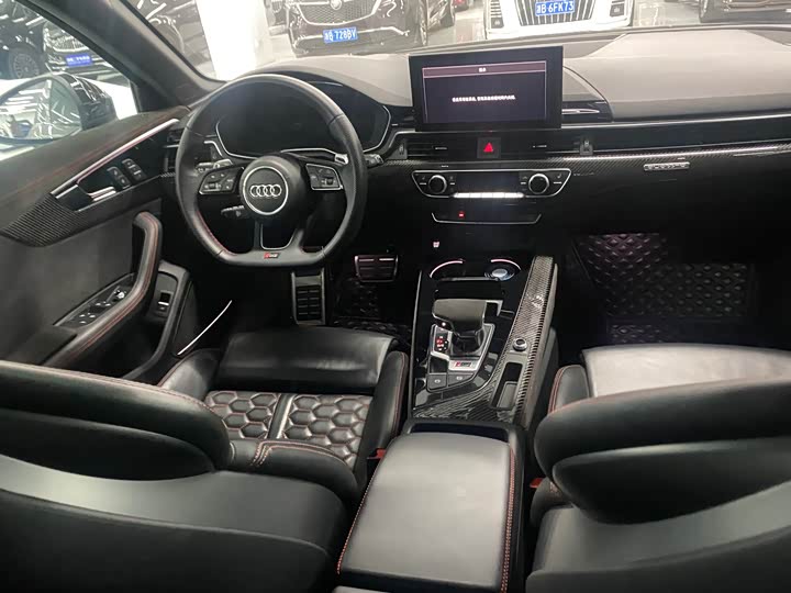 Фото 6 - Audi RS 4