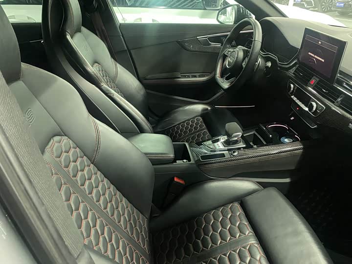 Фото 7 - Audi RS 4