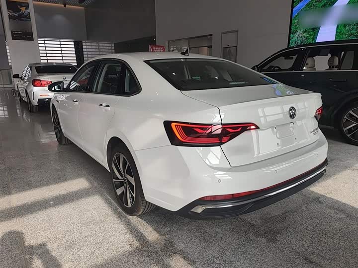 Фото 5 - Volkswagen Sagitar L