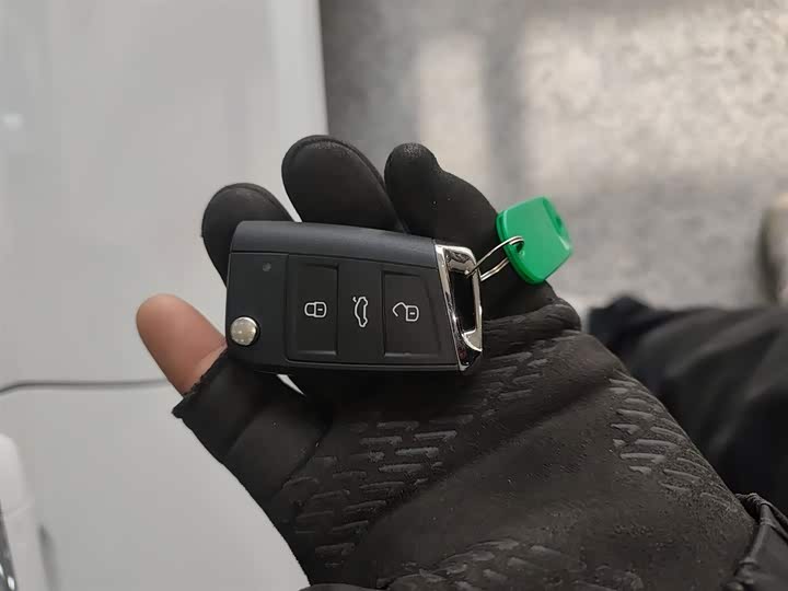 Фото 9 - Volkswagen Sagitar L