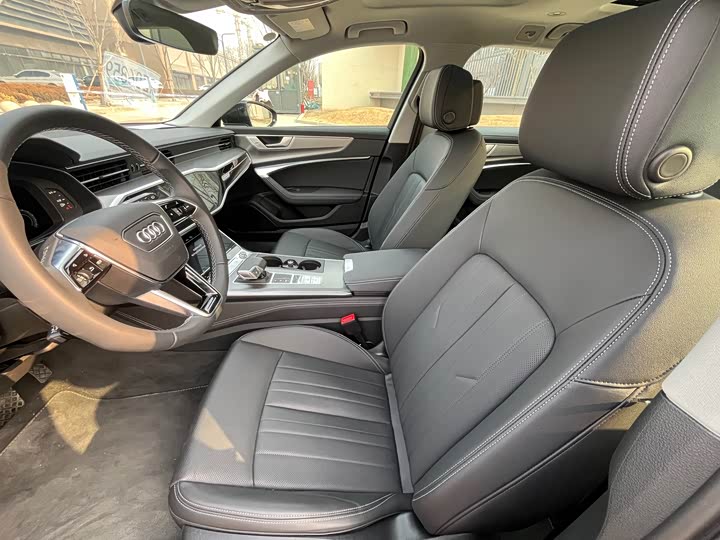 Фото 6 - Audi A6