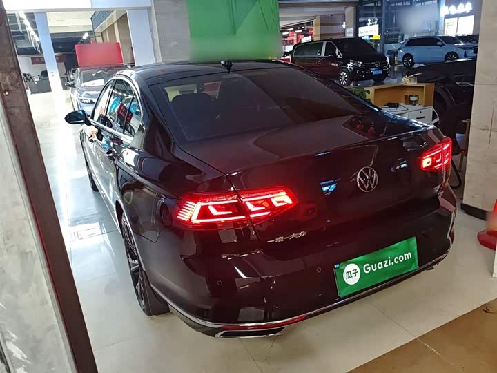 Фото 5 - Volkswagen Magotan