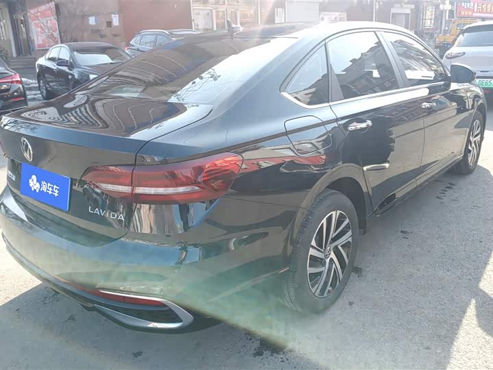 Фото 3 - Volkswagen Lavida