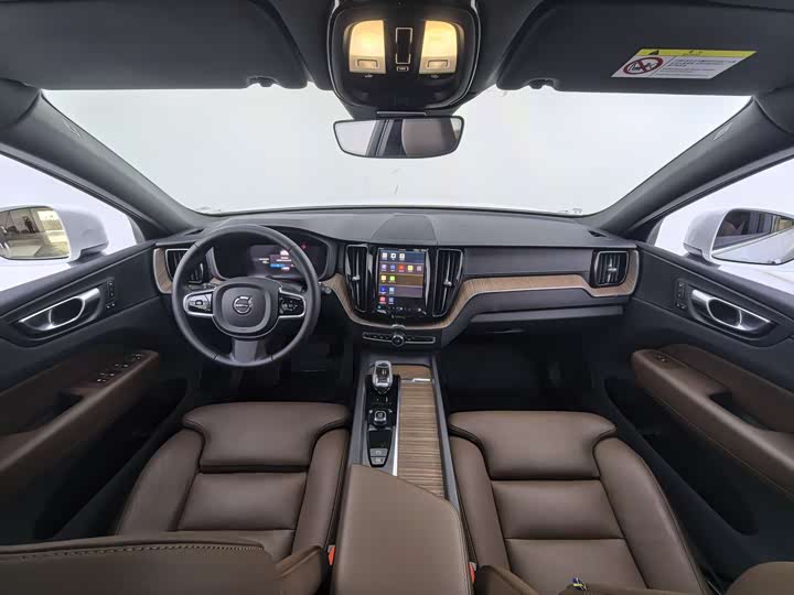 Фото 8 - Volvo XC60