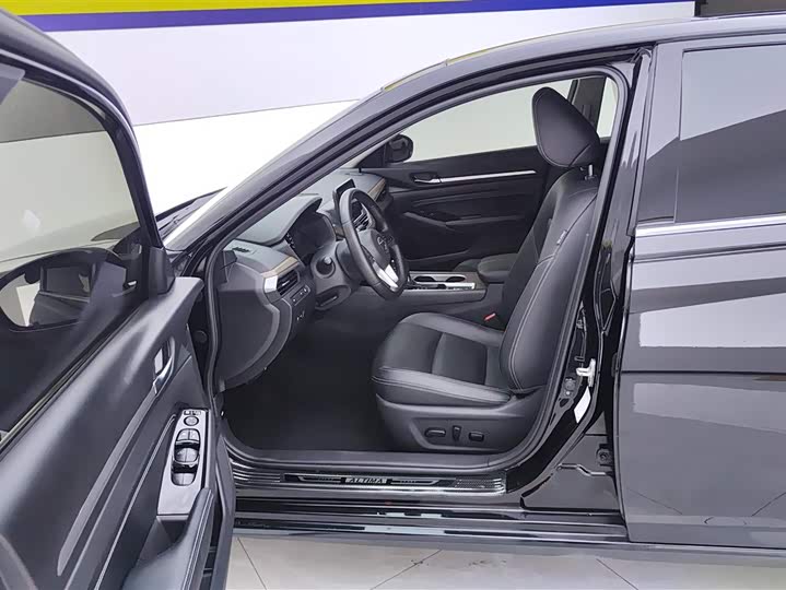 Фото 9 - Nissan Teana