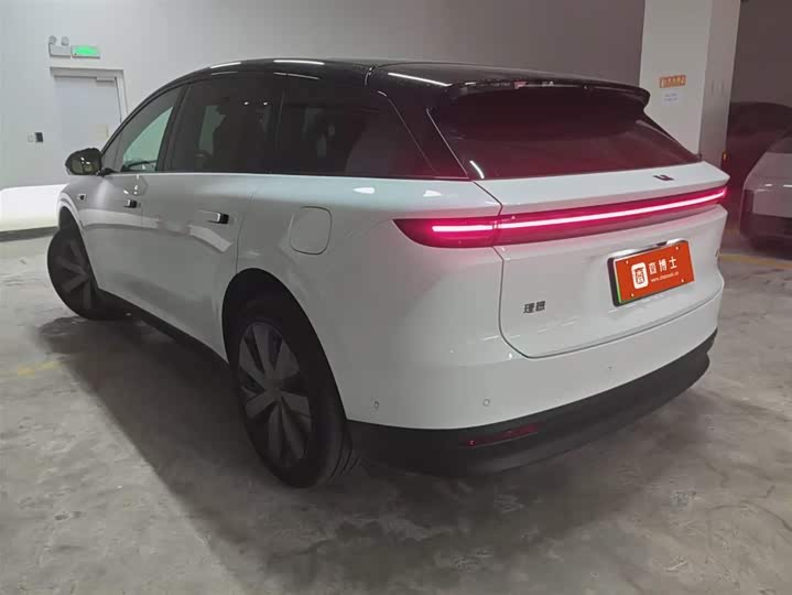 Фото 6 - LiXiang i6