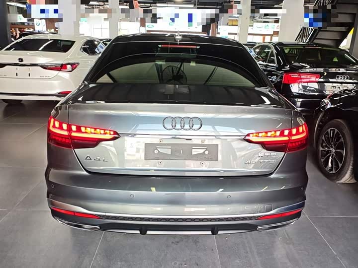 Фото 6 - Audi A4L