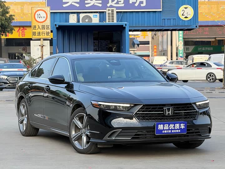 Фото 3 - Honda Accord