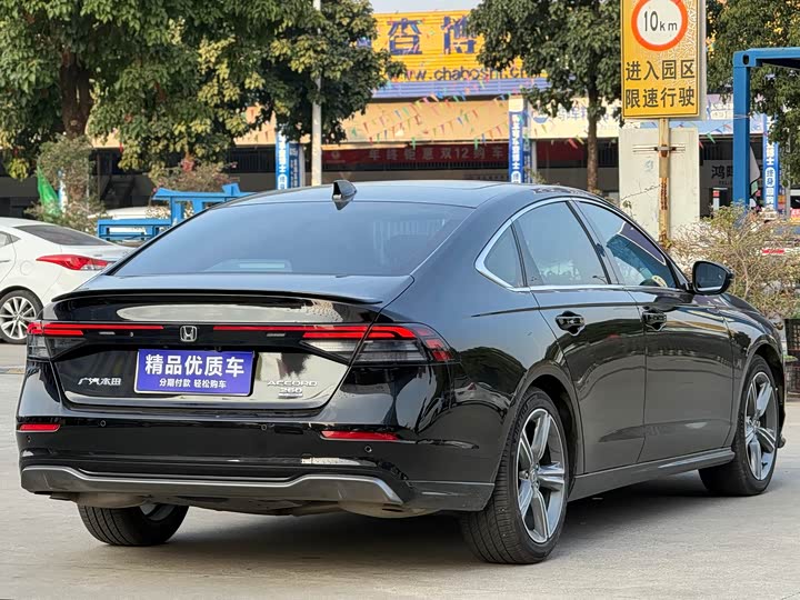 Фото 4 - Honda Accord